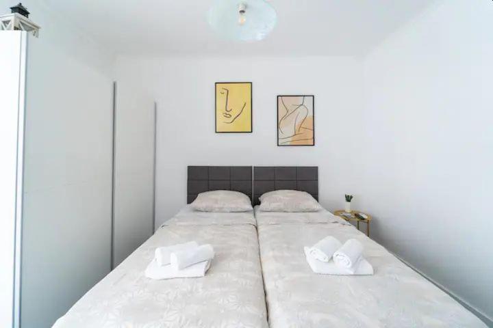Adventure Apartment 75M2 Close To The Center Split Eksteriør billede